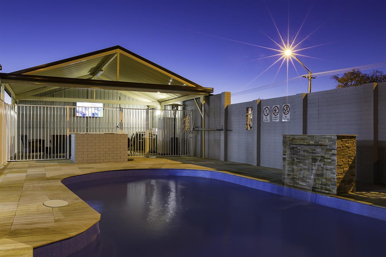 Oasis Motel Cobar Ngoại thất bức ảnh